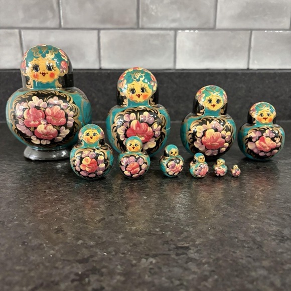 Vintage Russian Hand Painted Wooden 10 Pc. Set Bulbous Matryoshka Nesting Dolls
